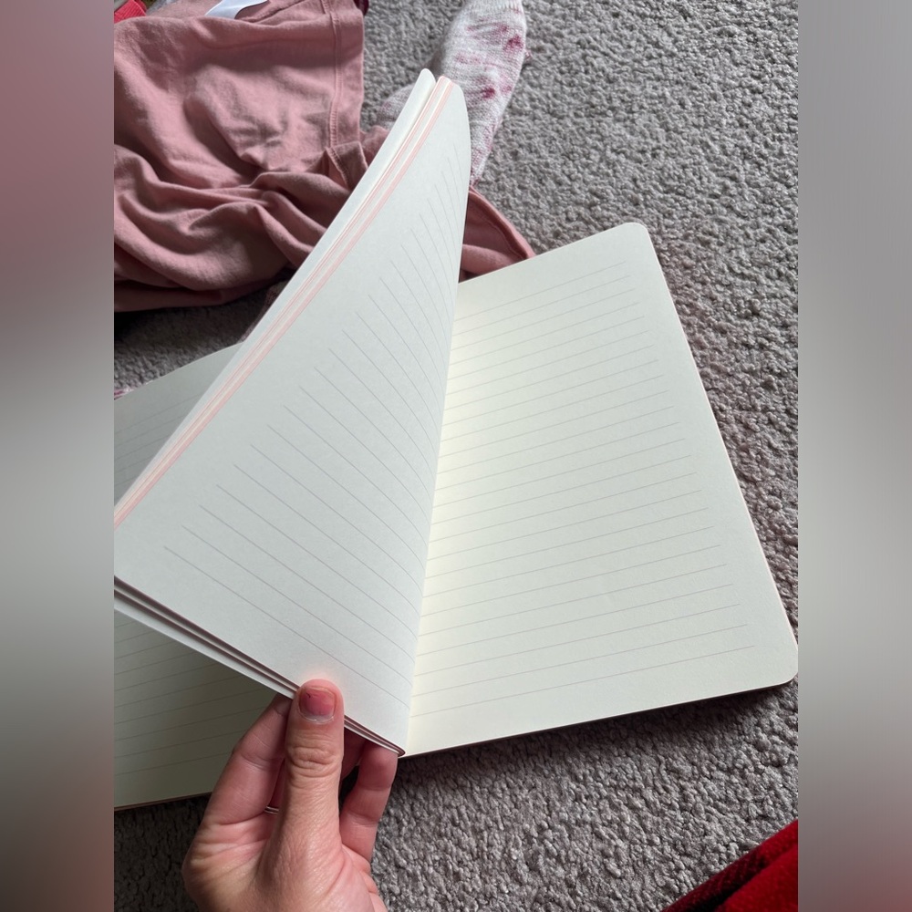 NOTEBOOK - Picture 3 of 9